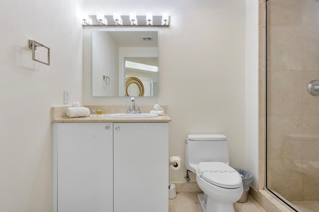 King David Short-Term Rental | Prime Location
