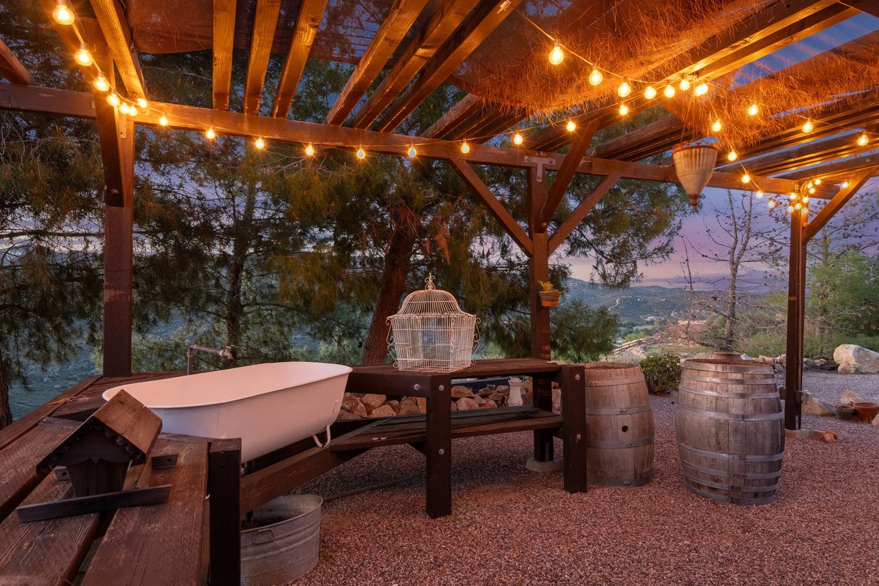 38355 Vista Del Bosque