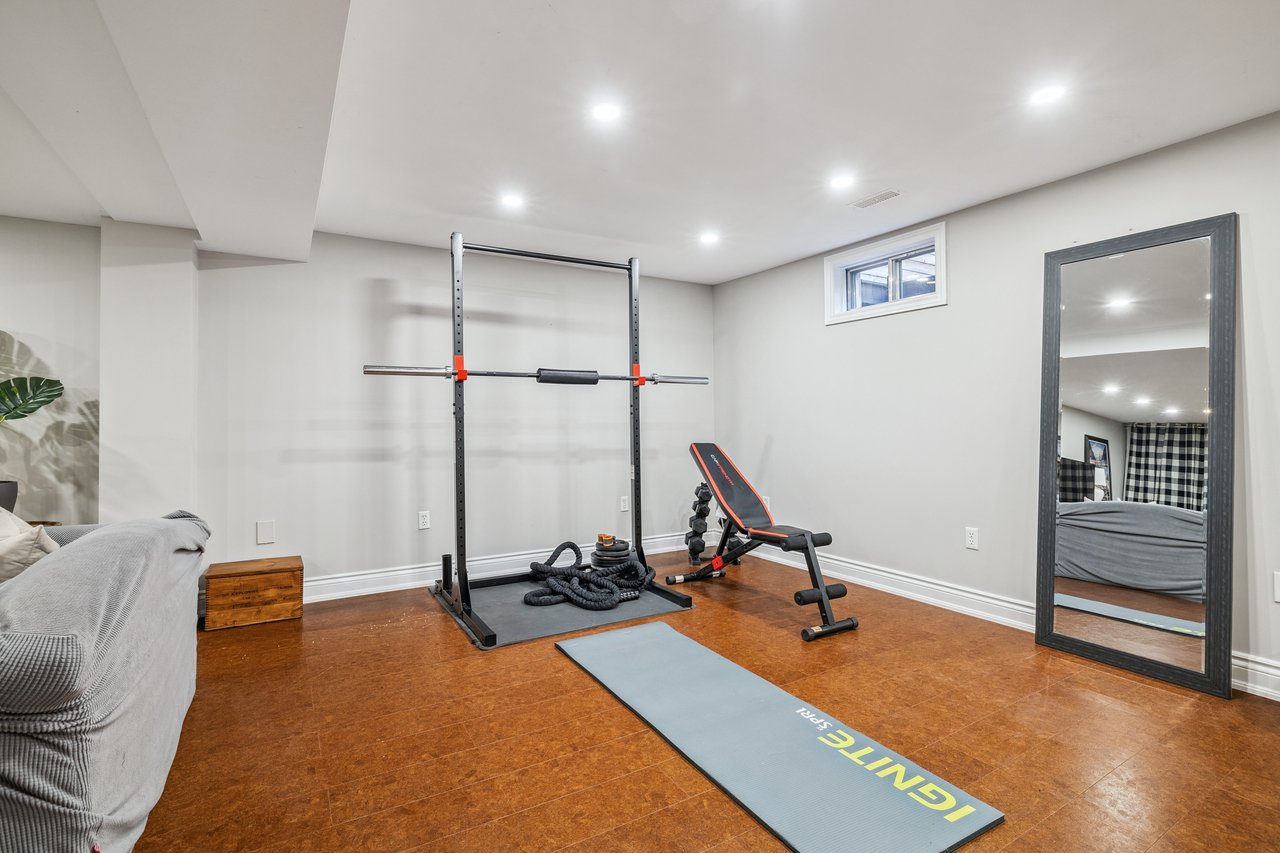 Impressive Home on Ravine Lot in Glen Abbey