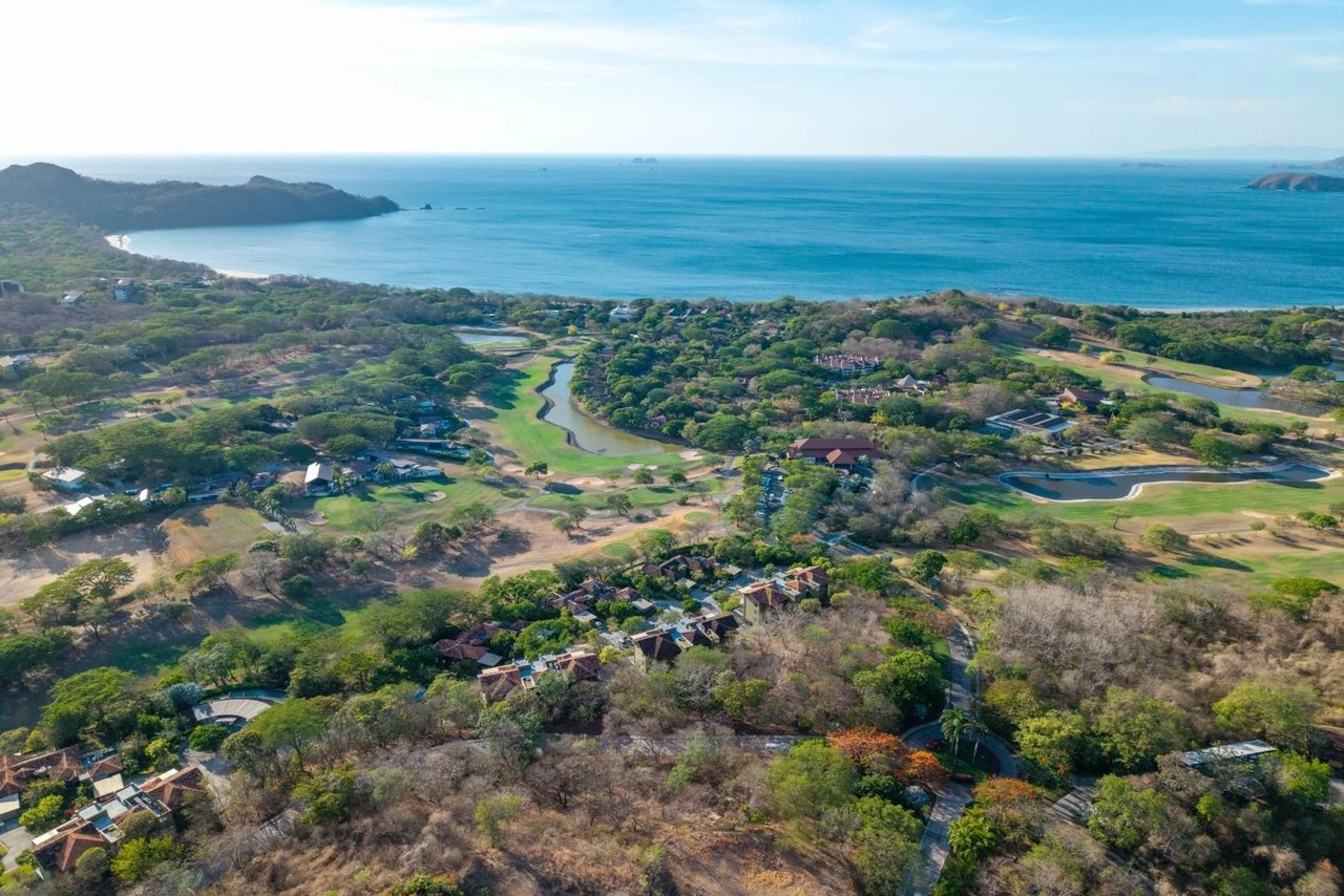 Renovated Carao Golf Condo, Flamingo, Guanacaste