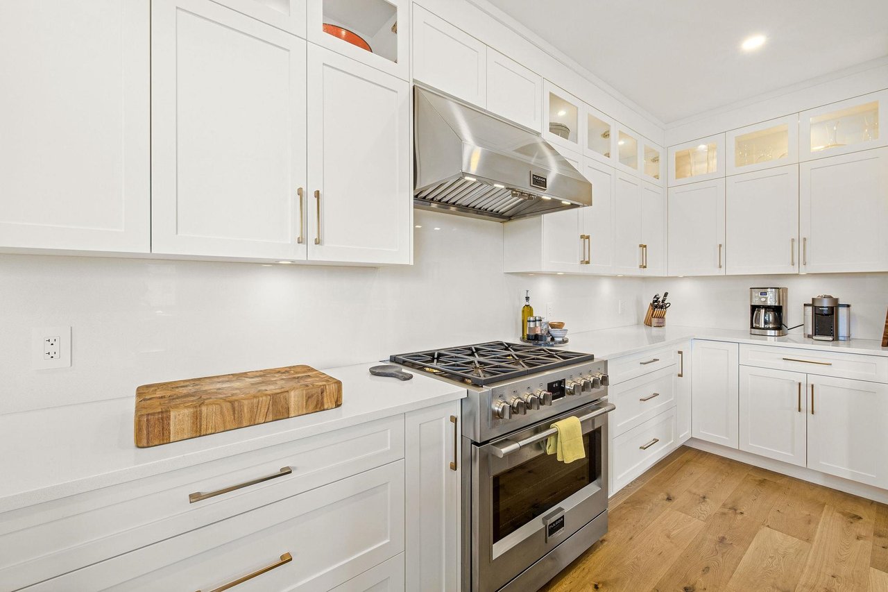 27-3385 Mamquam Rd