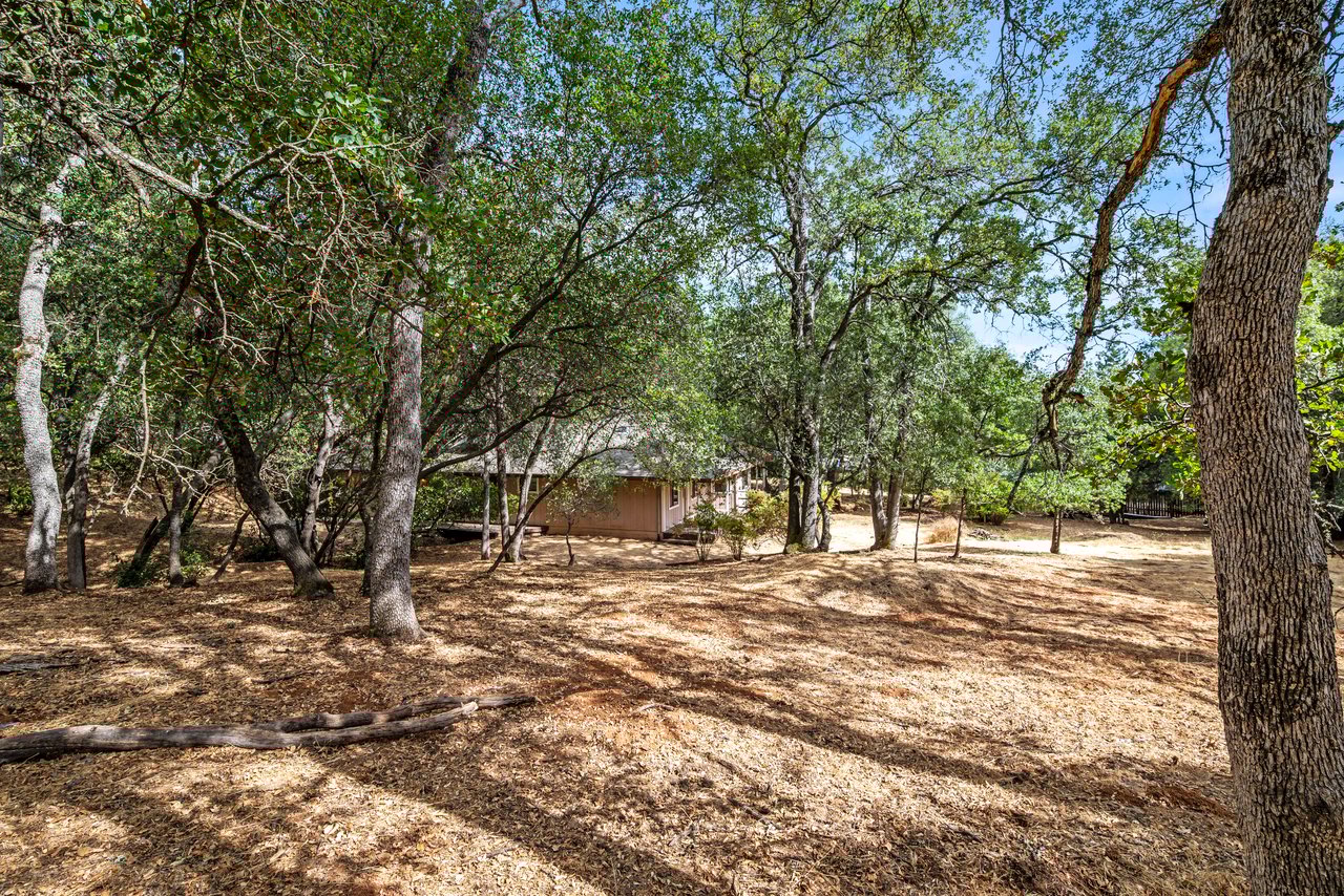 6321 Zamora Dr