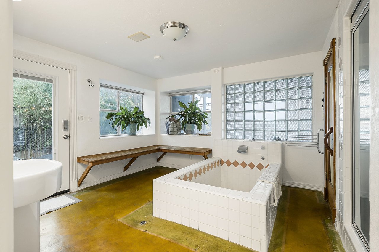 Historic East Austin Home near the French Legation with Artistic Soul, Airbnb History & Limitless Potential