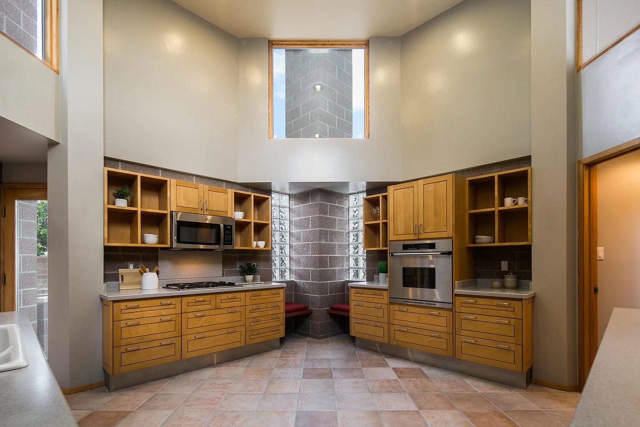 13216 Indian School Rd, NE