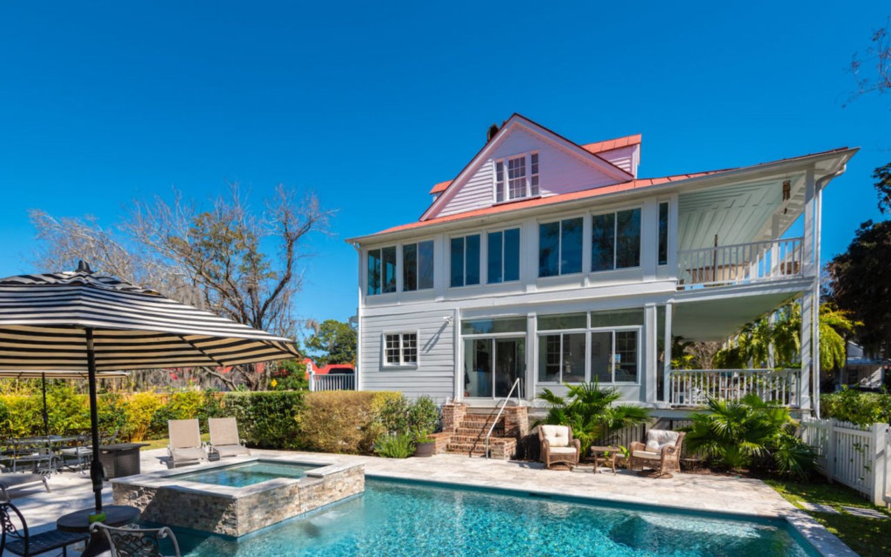 For Sale – Homes With A Pool