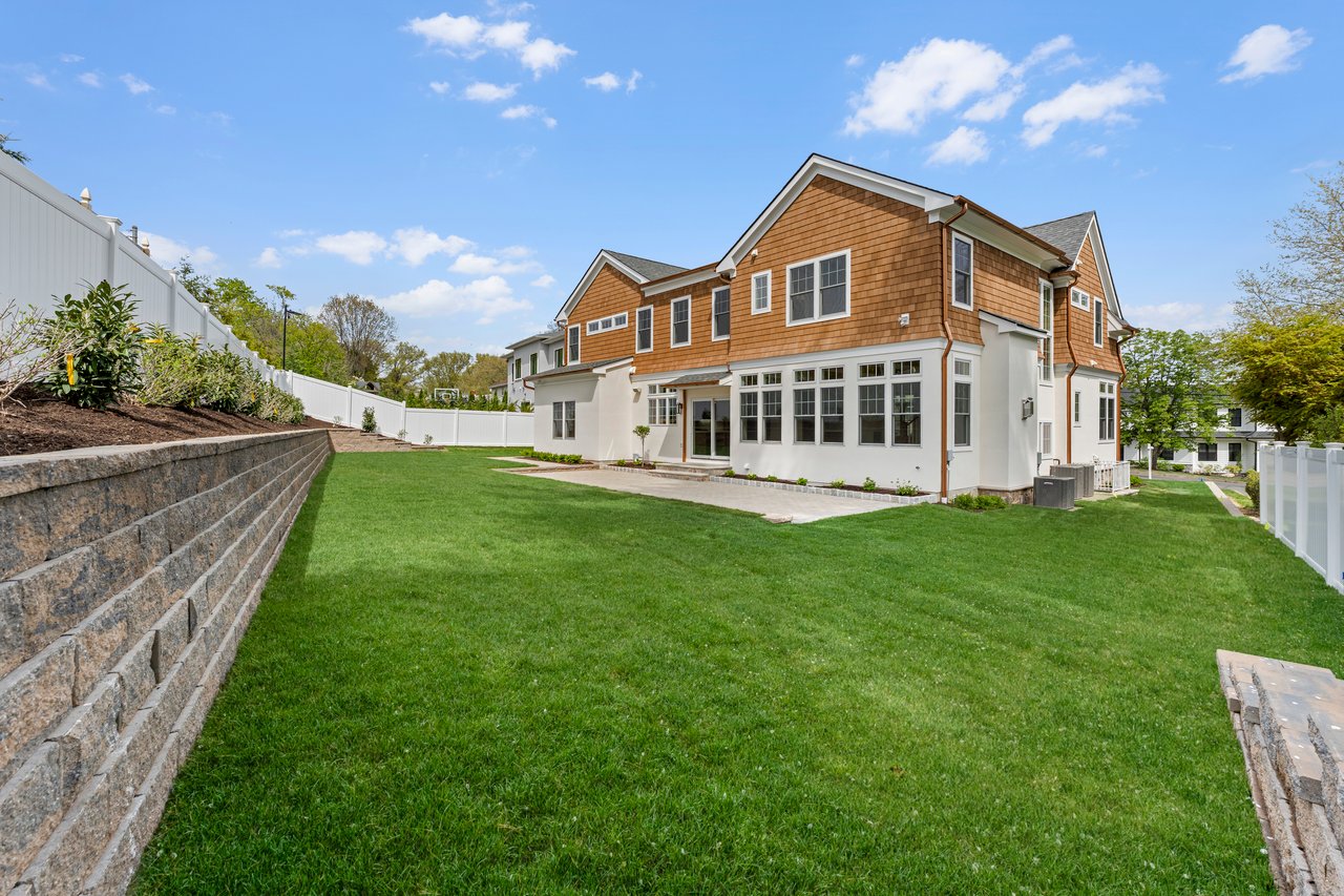 229 Bogert Pl