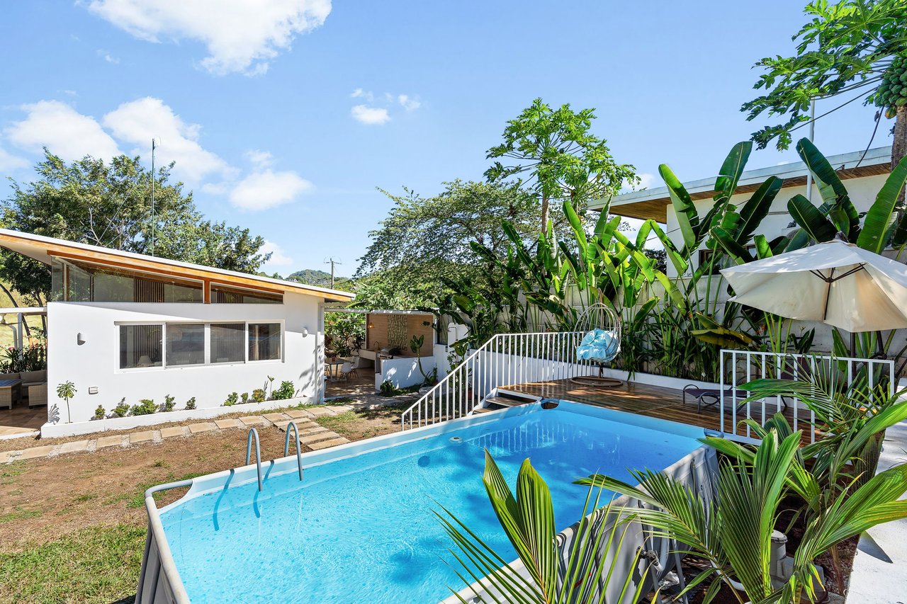 Casa Vista Grande | Lovely Modern Home at the Beach with Space to Build