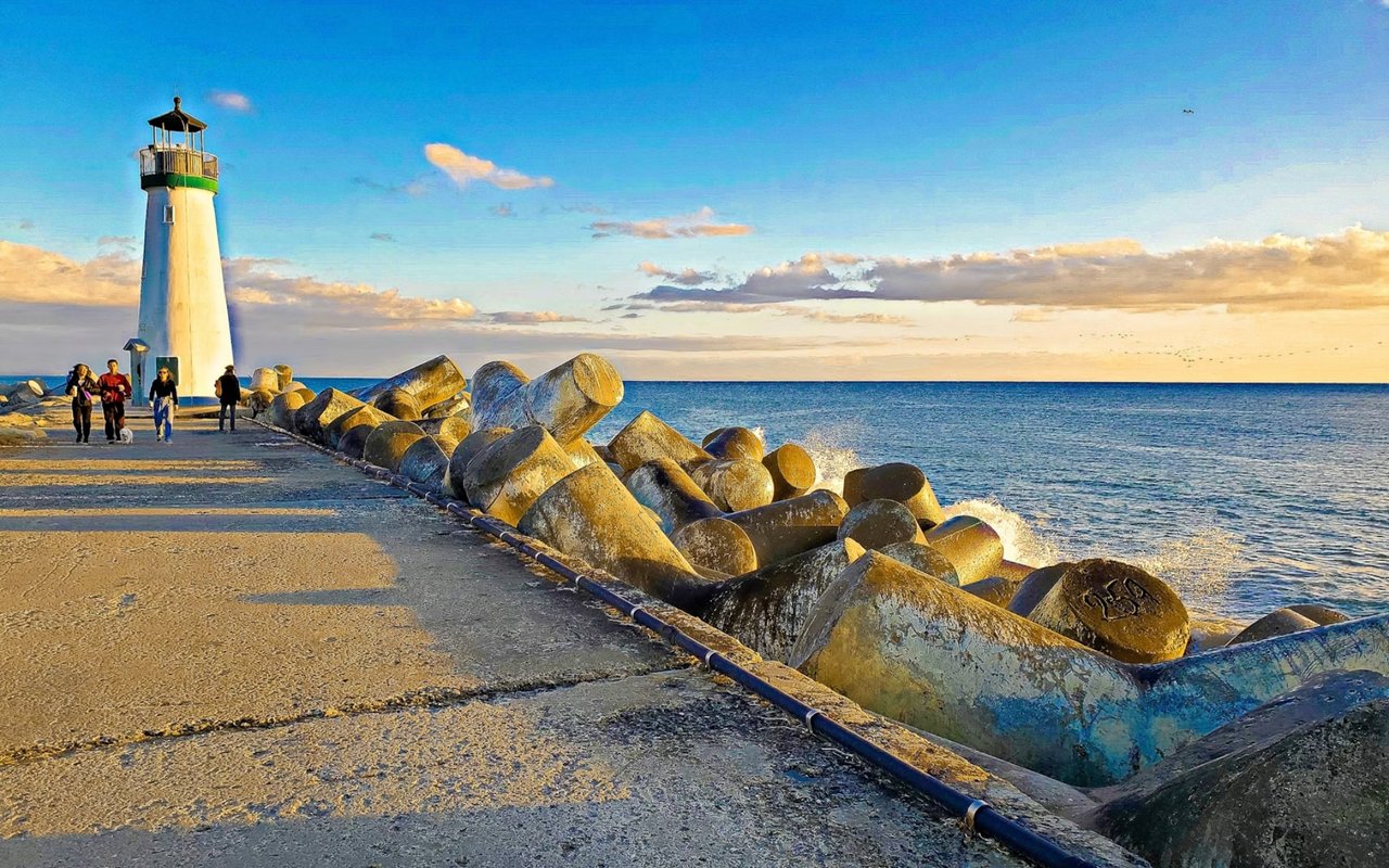 Things You Might Not Know About Santa Cruz cover