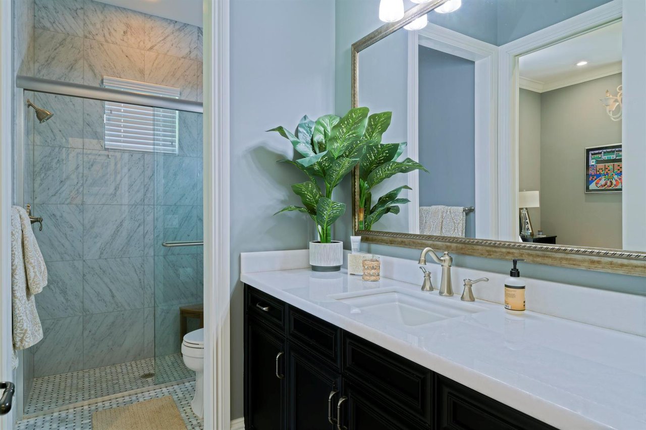 1950 Portage Landing N