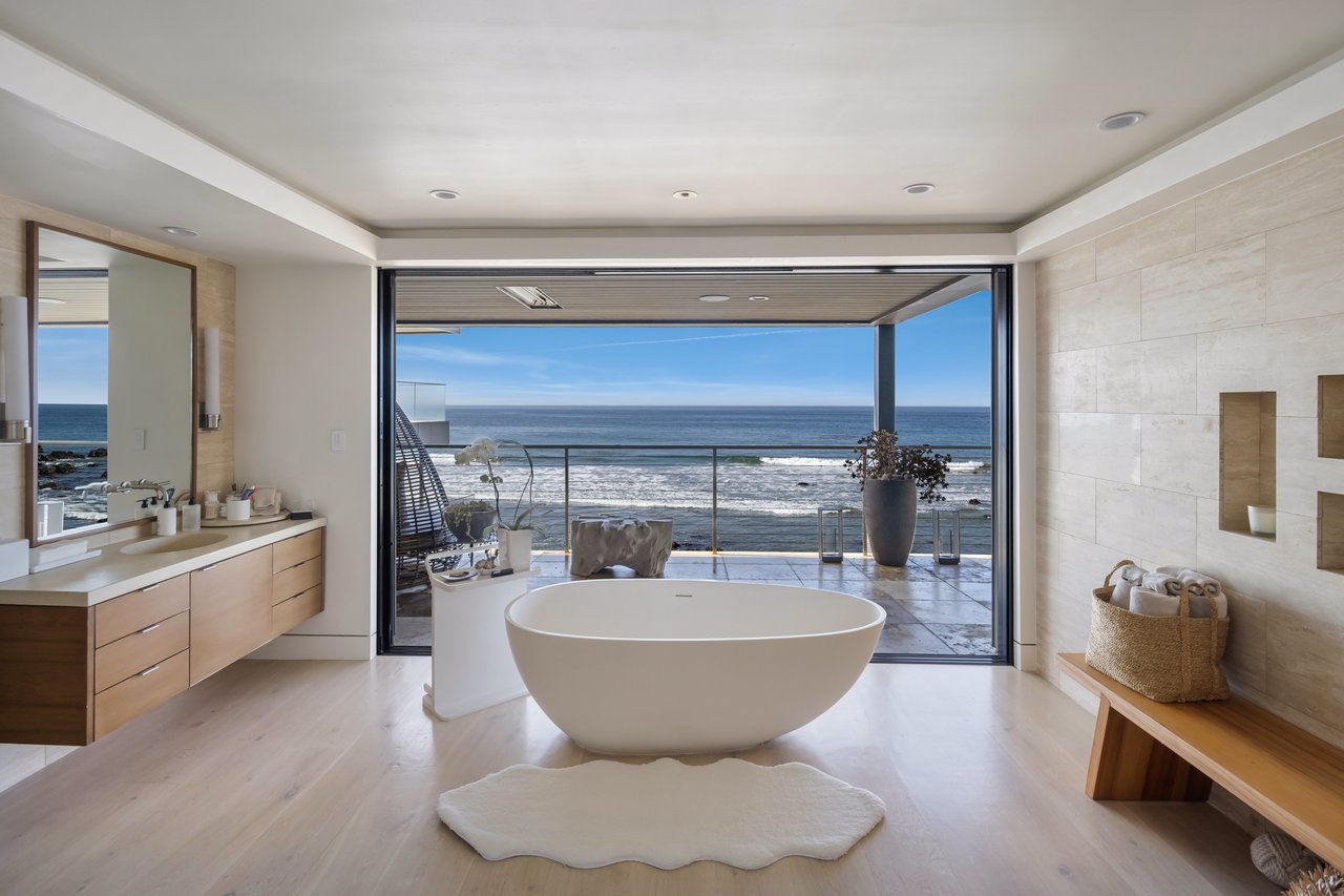 31504 Victoria Point Rd, Malibu