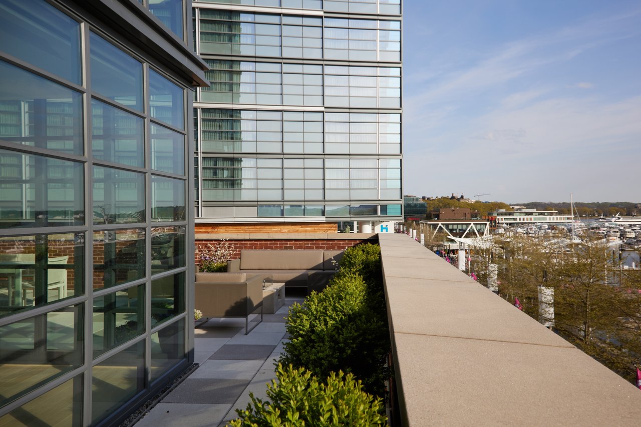 45 Sutton Square SW #306