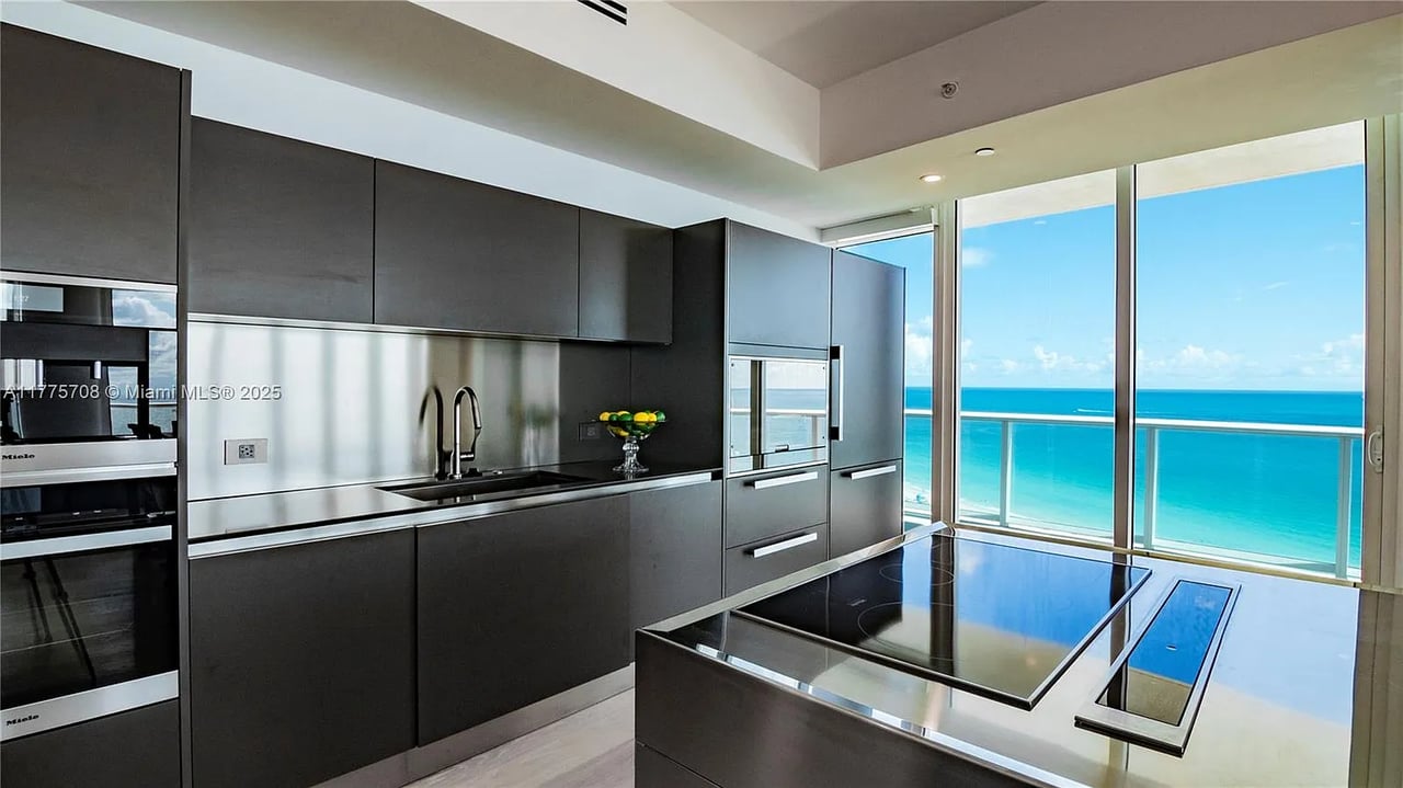 100 S Pointe Dr #1906/07