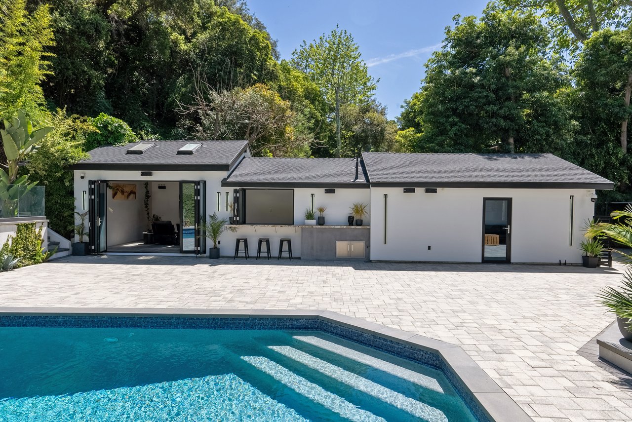 1750 N Beverly Glen Blvd