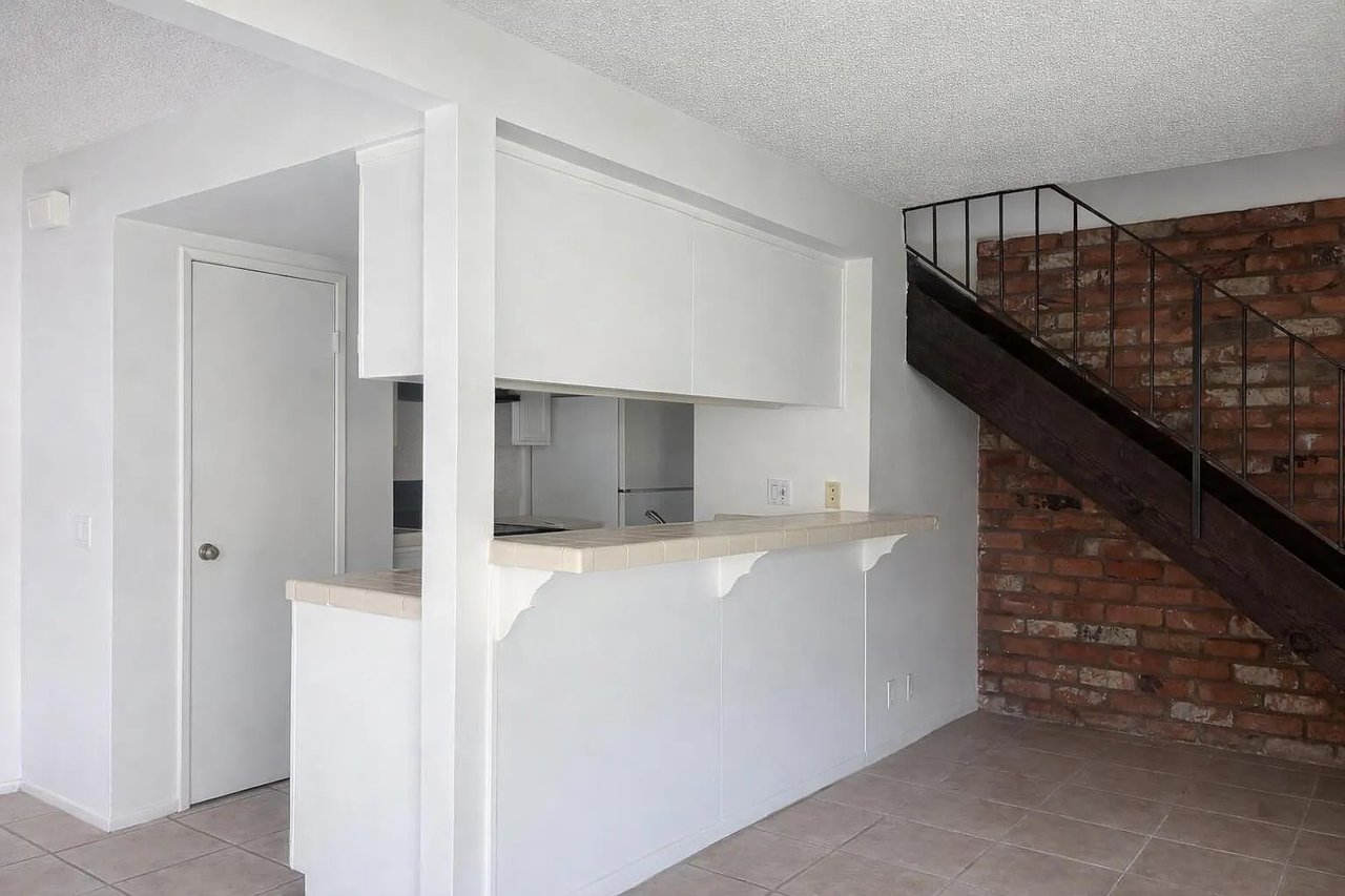 5935 Hickory St APT 3