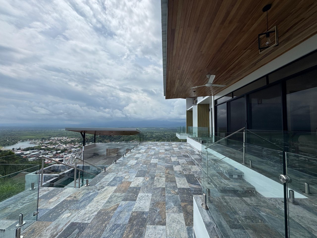 Modern Elegance Meets Incomparable Views, 3BDR&3Baths Home