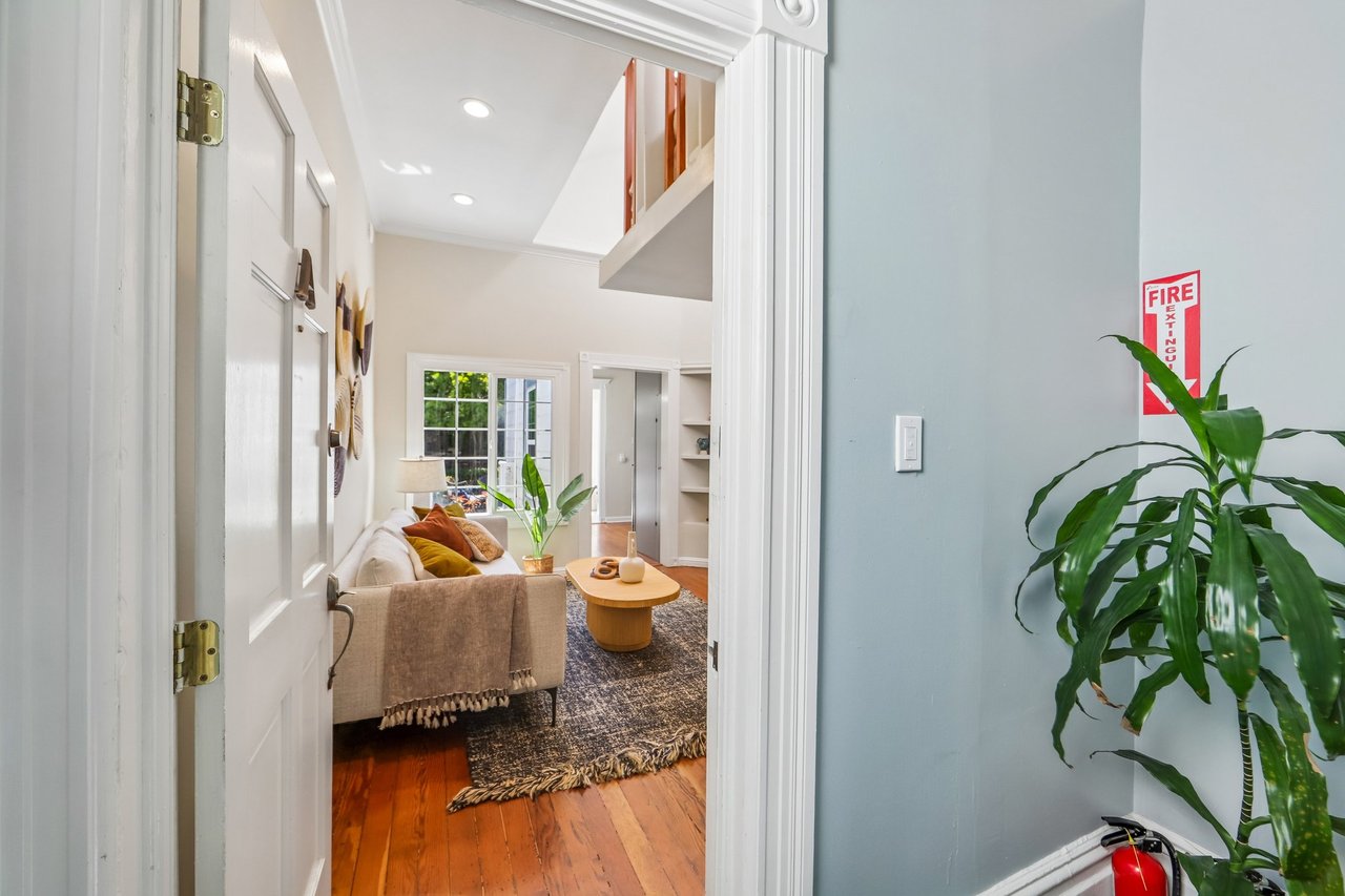 3855-A 18th Street