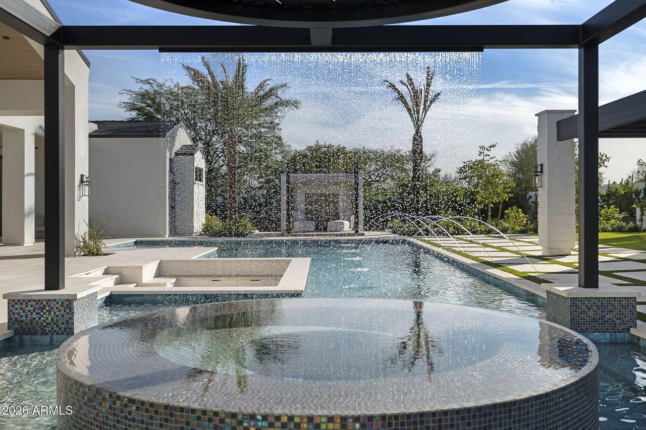 4534 E PEBBLE RIDGE Road