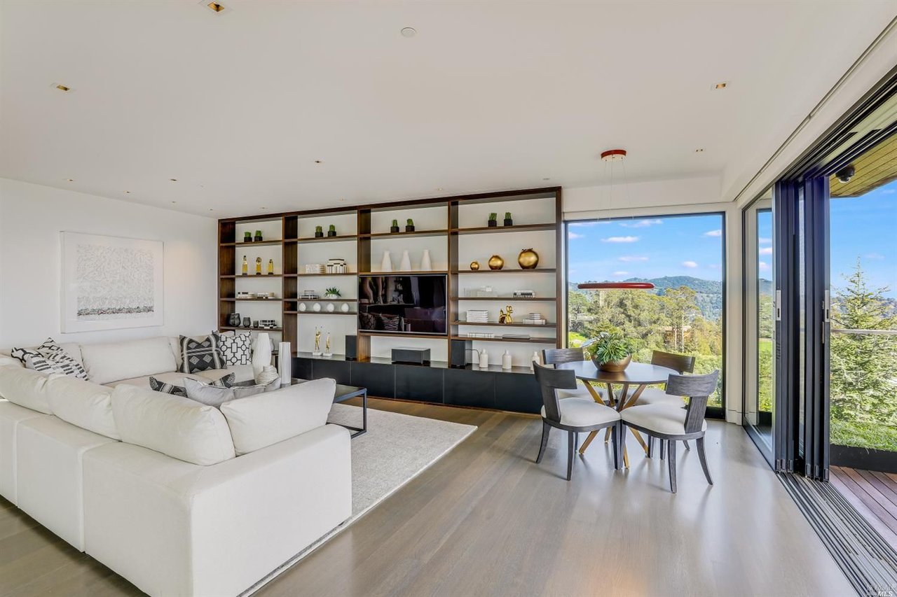 9 Walsh Dr