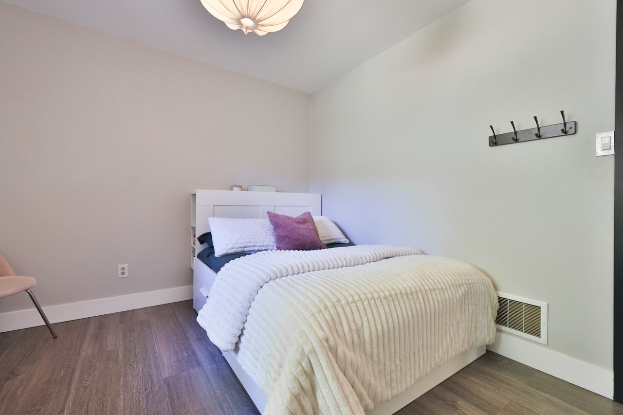 1131 Carol Street, Burlington