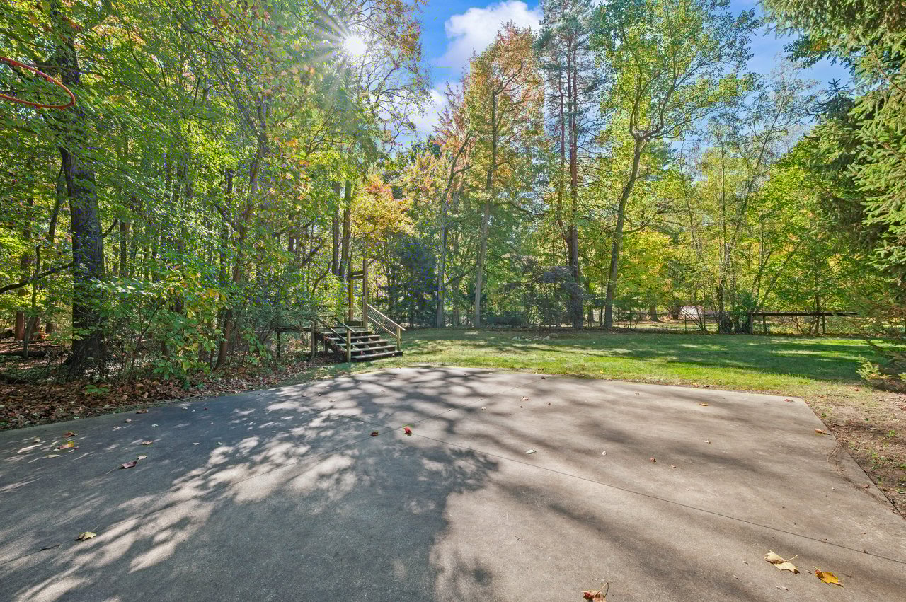 14657 Lakeshore Road