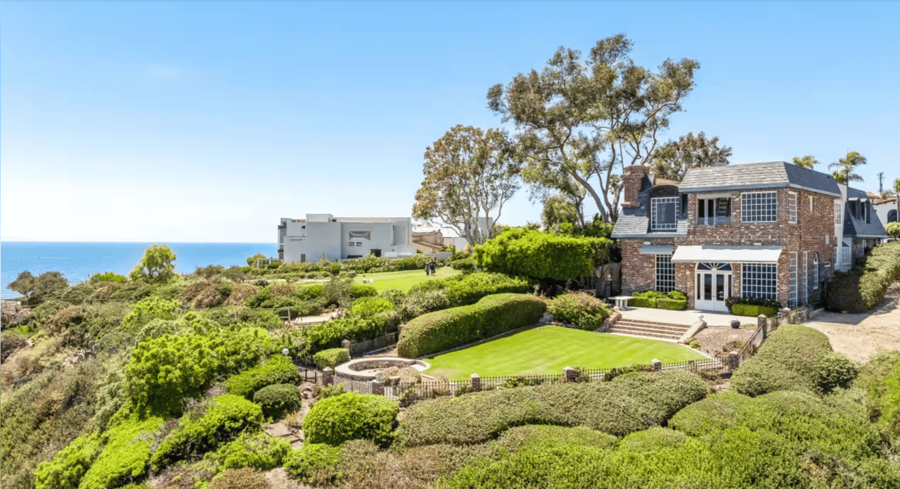 Clifftop Mansion in Laguna Beach, California, Selling for the First Time Since the 1970s