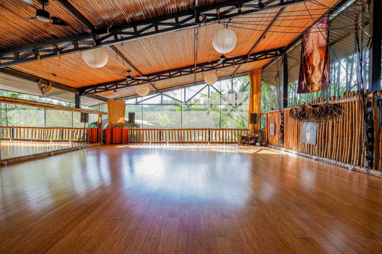 Profitable Business Dominical Yoga Retreat Property with Ocean Views