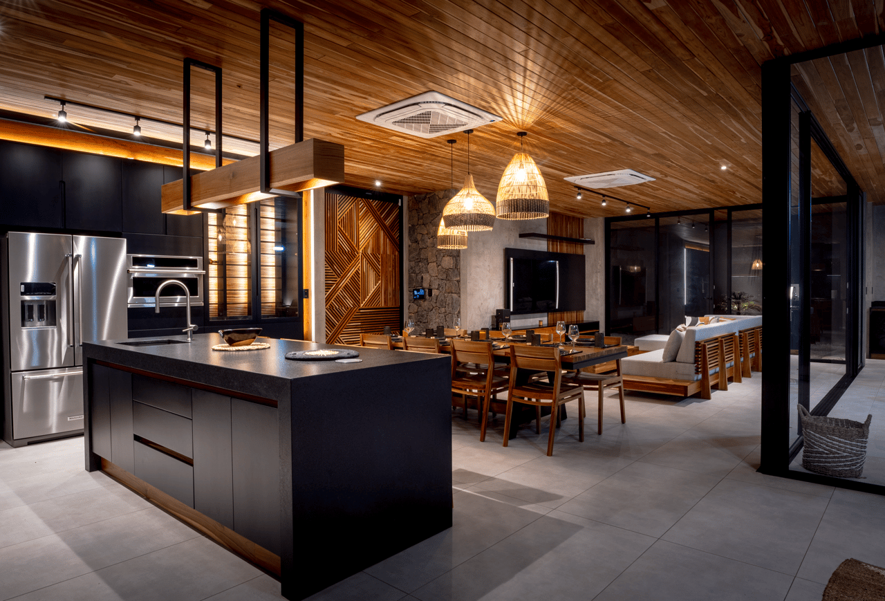 Casa Uchuva | Architectural Harmony of Wood, Stone, and Light