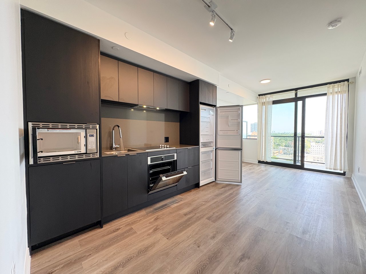 3009 Novar Road 1420