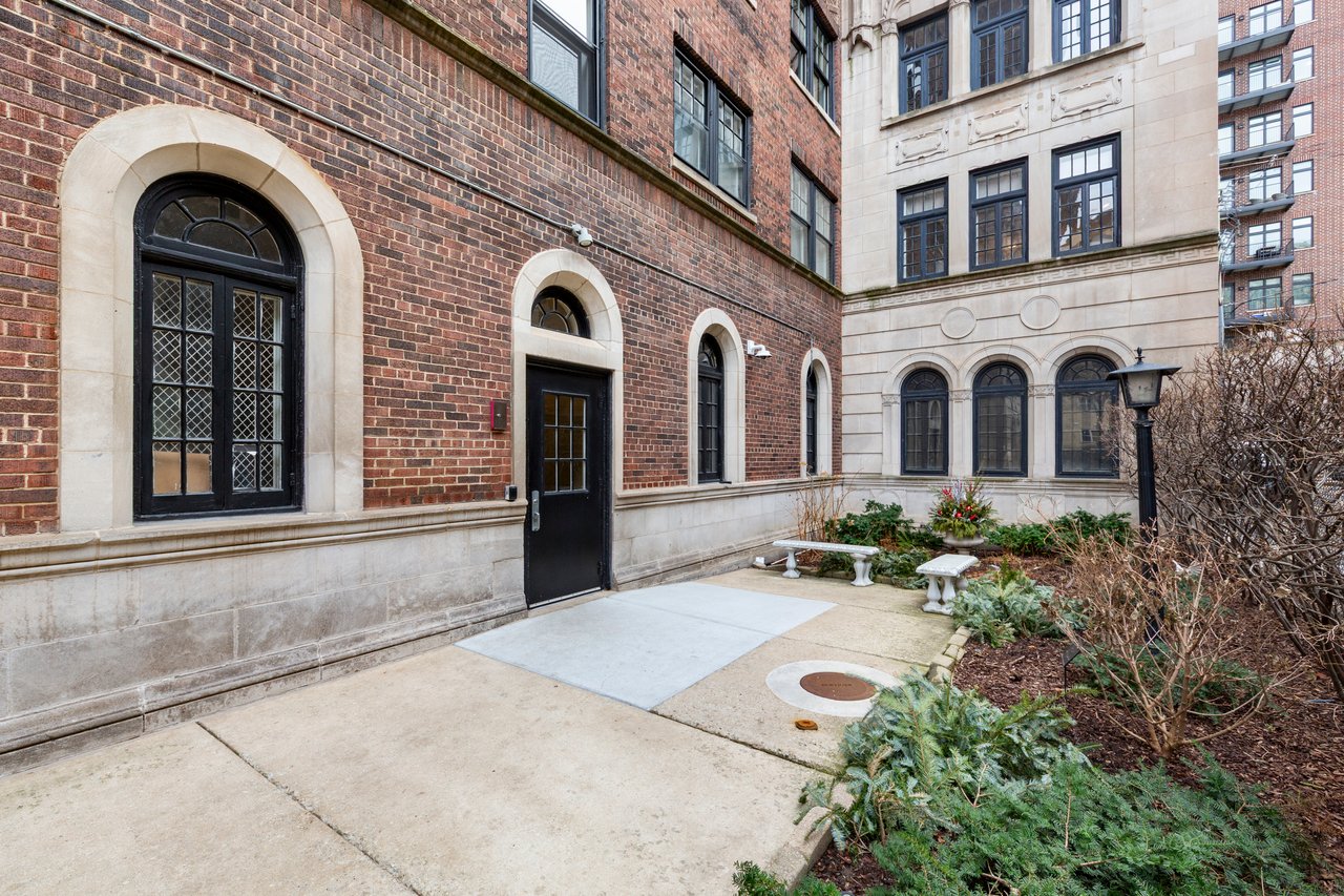 415 W Aldine Ave Unit 2A