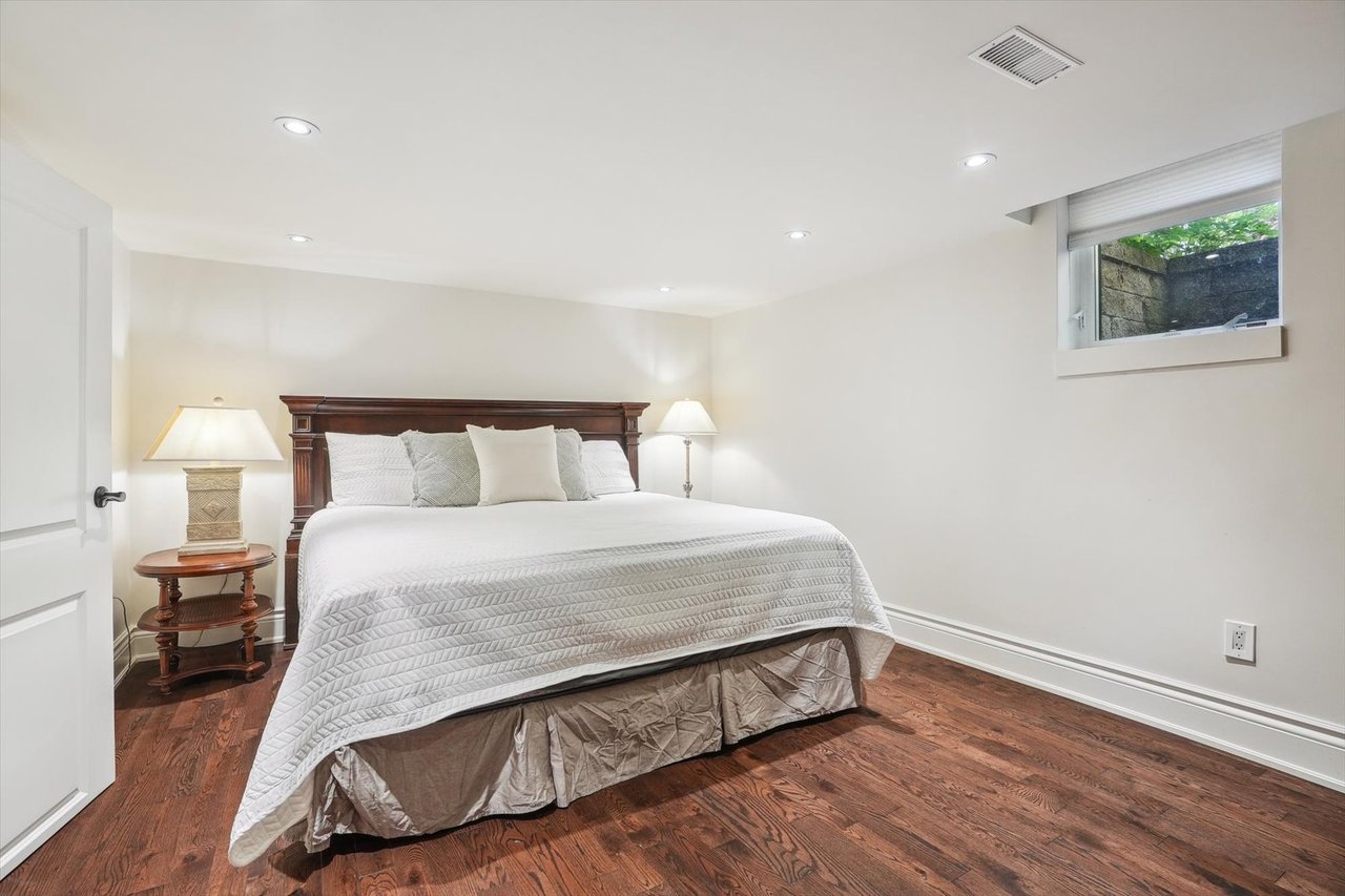 1662 Roundleaf Court