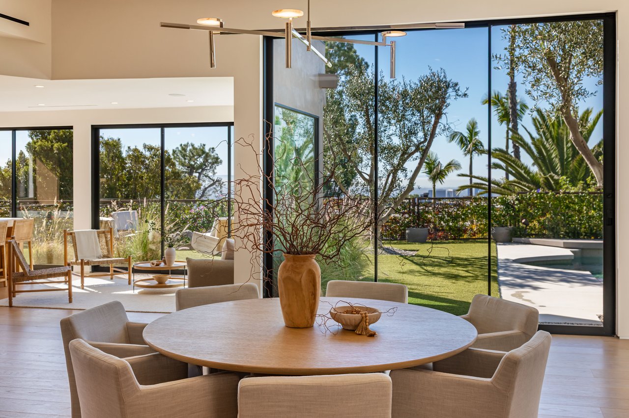 1705 Carla Ridge, Beverly Hills