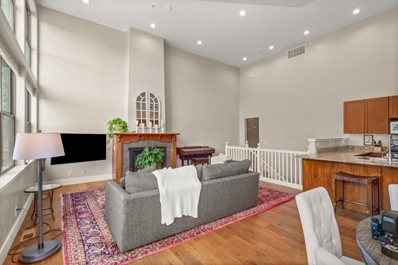 Warm & Inviting Willits Townhome