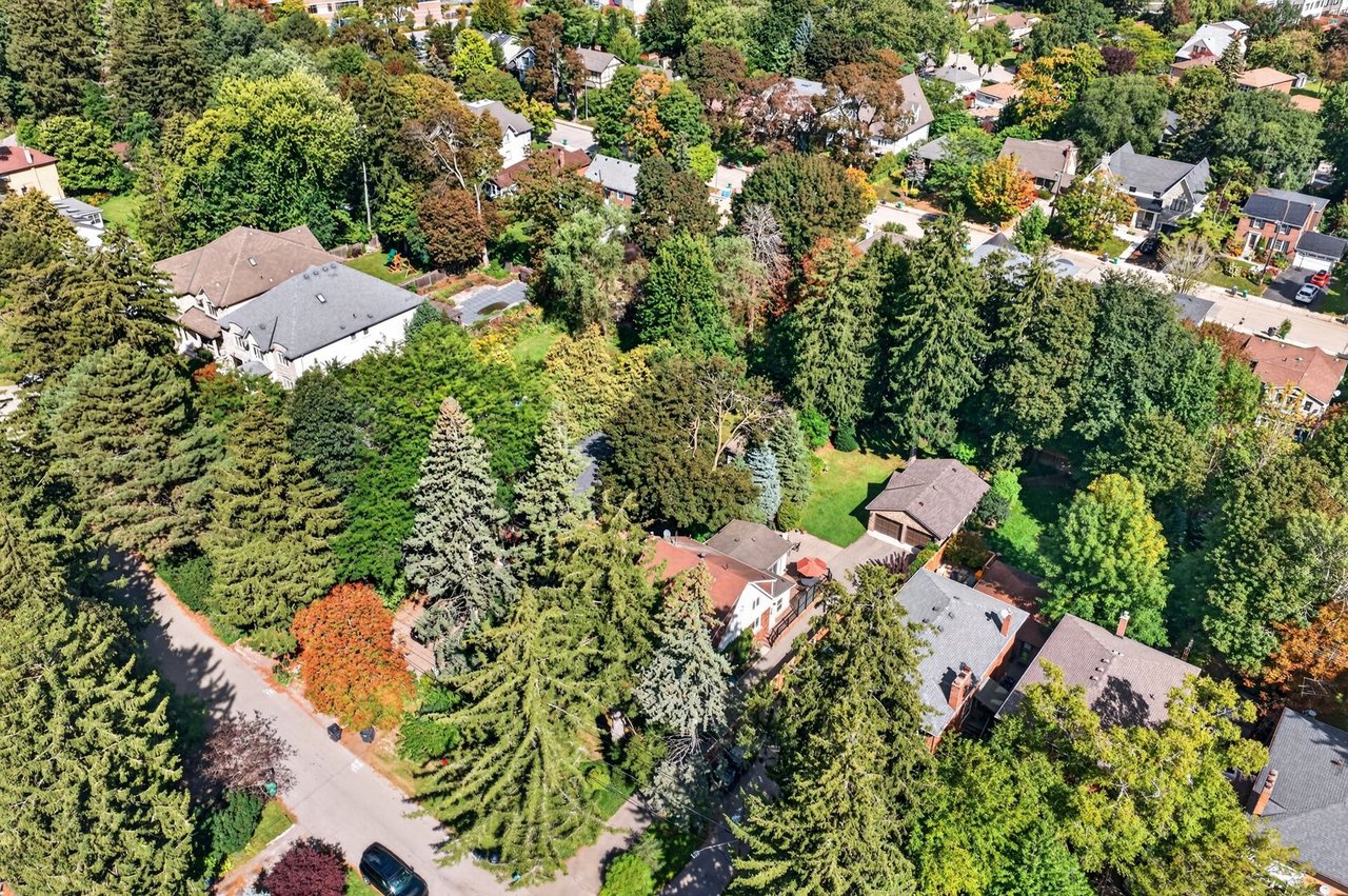 33 Ben Machree Dr