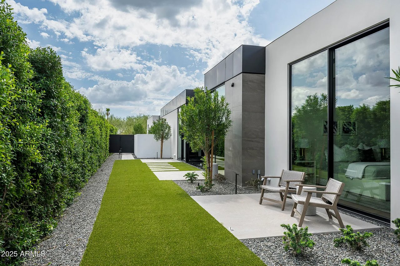 6911 E Jackrabbit Rd