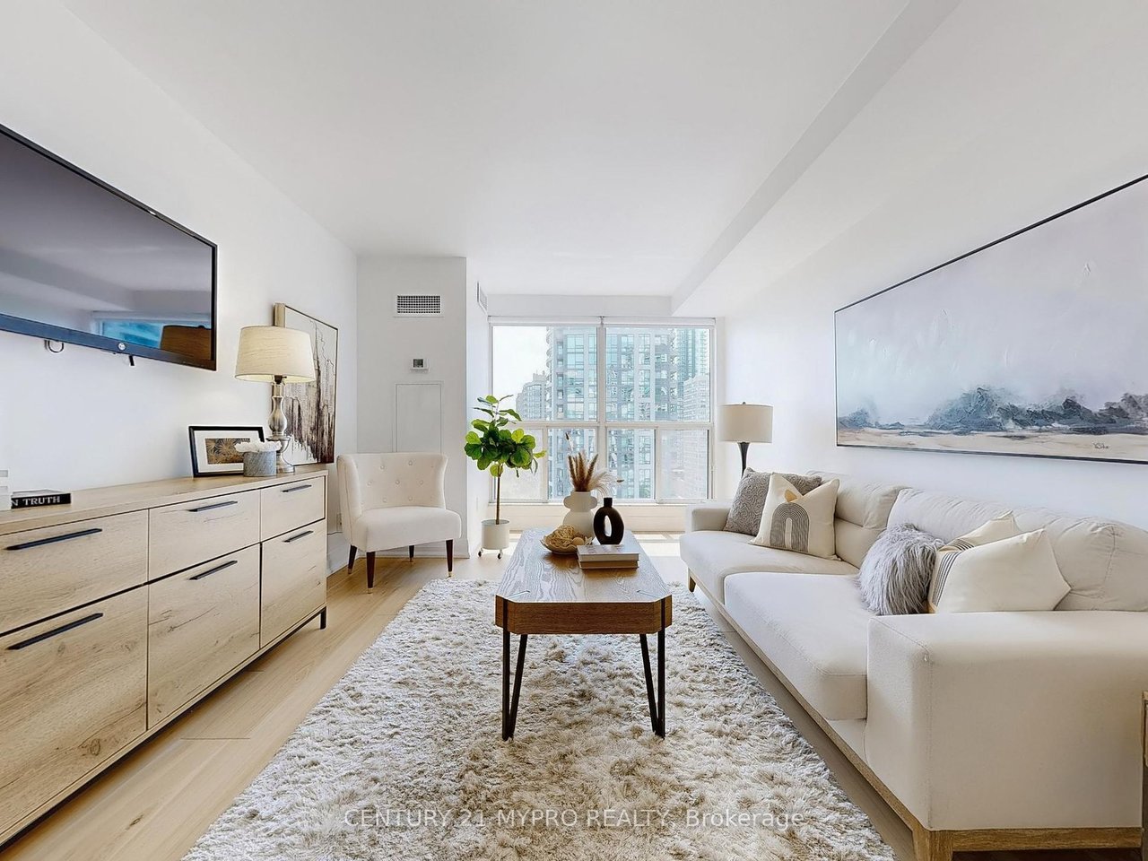 HOLLYWOOD PLAZA PENTHOUSE