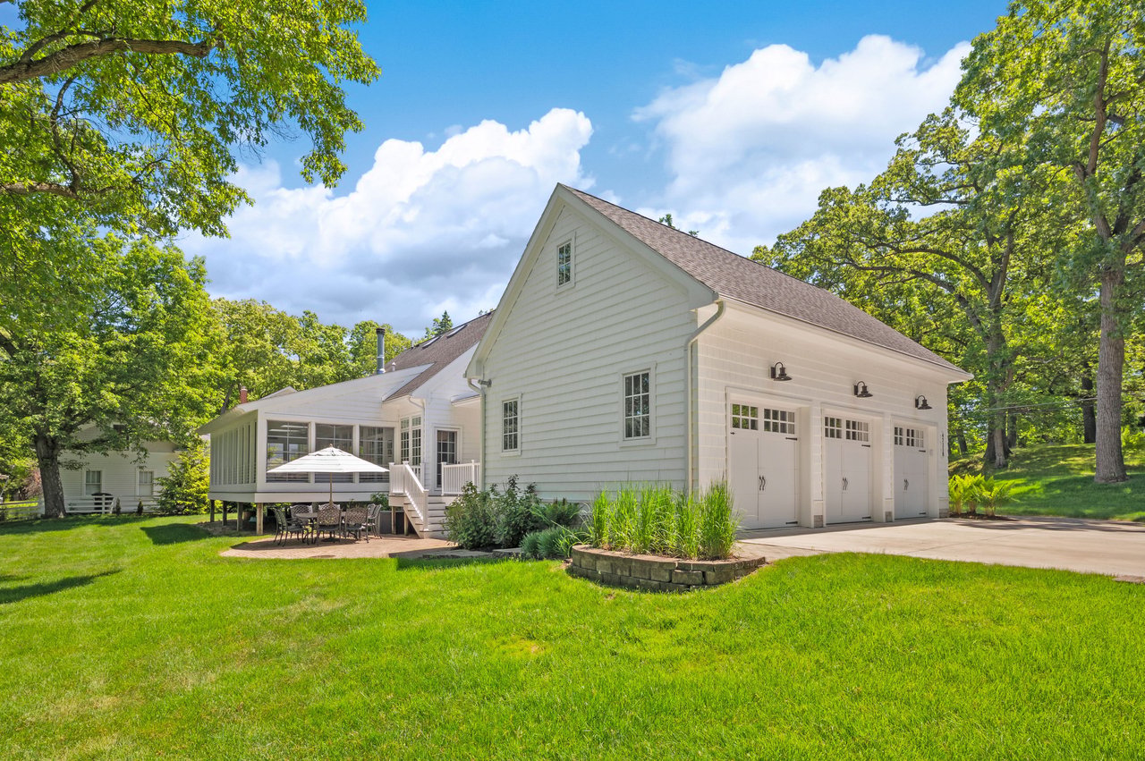 47118 Oak Avenue, Grand Beach, MI 49117