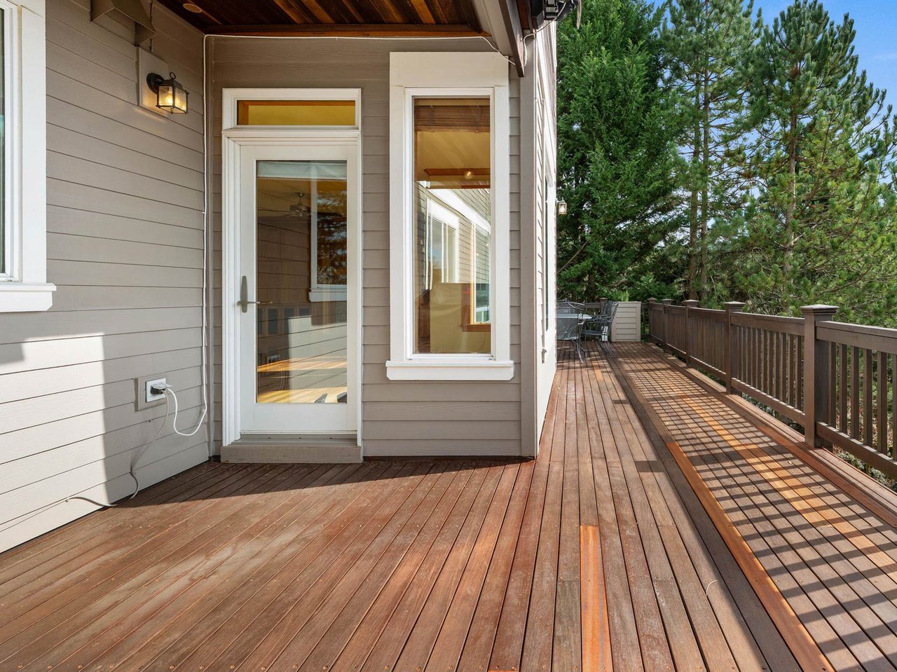 1815 NW ROSEFINCH LN