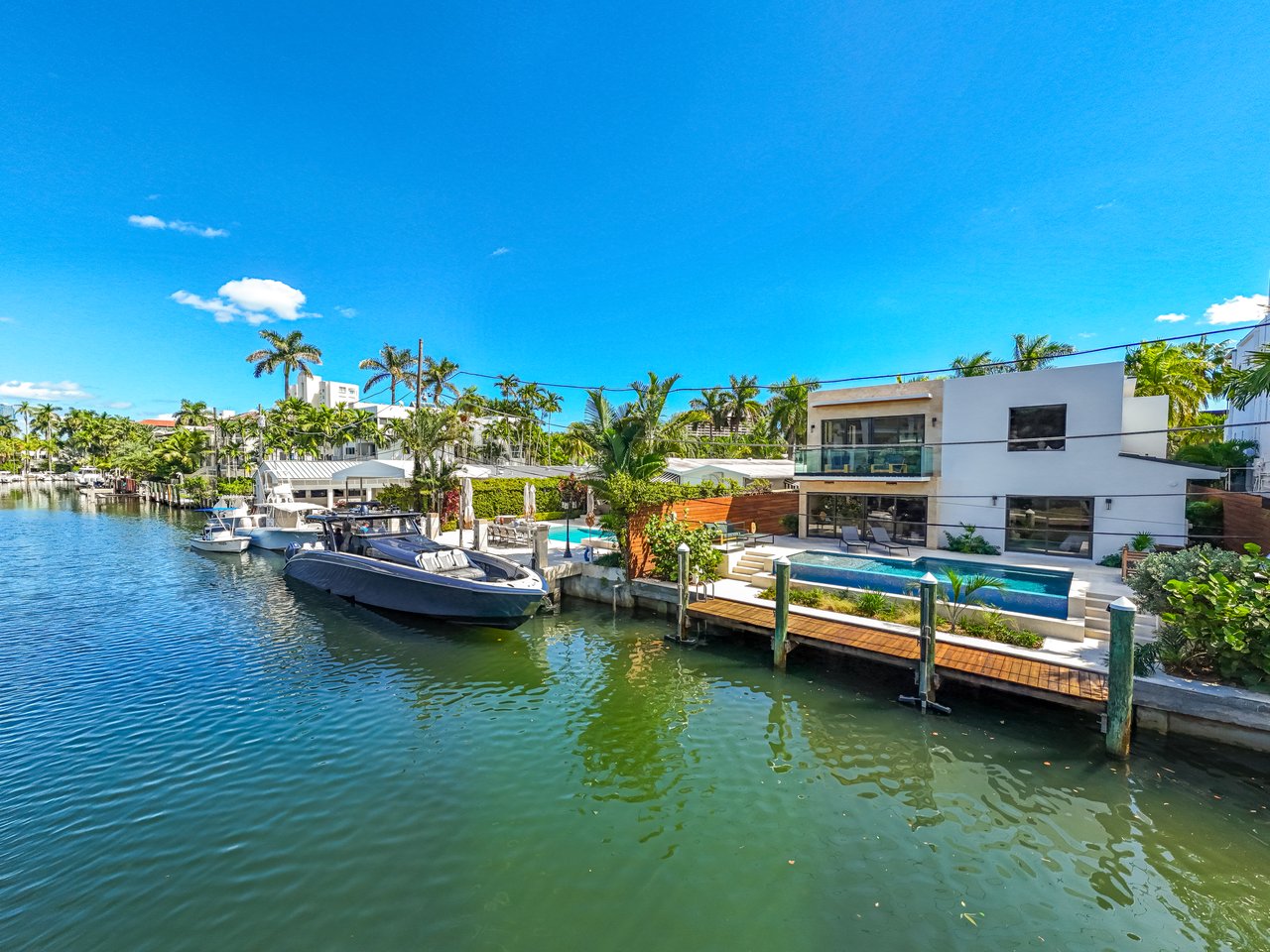 1815 Fairhaven Pl, Miami