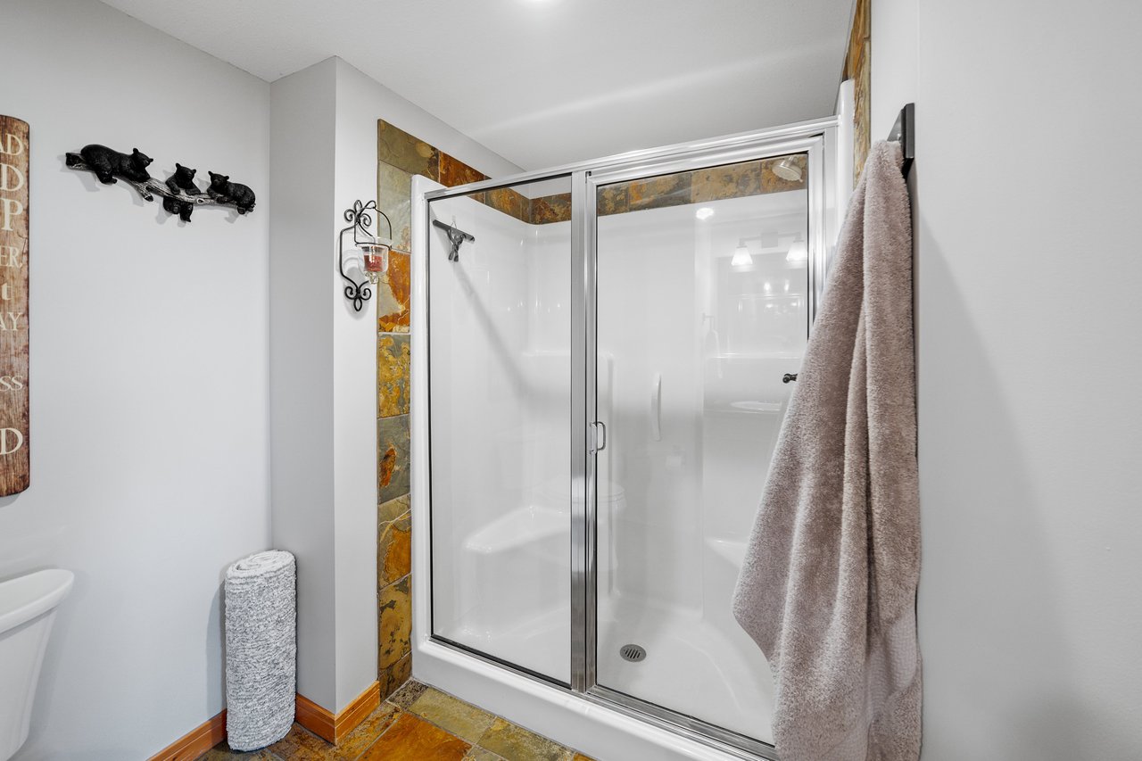 112-104 Armstrong Place