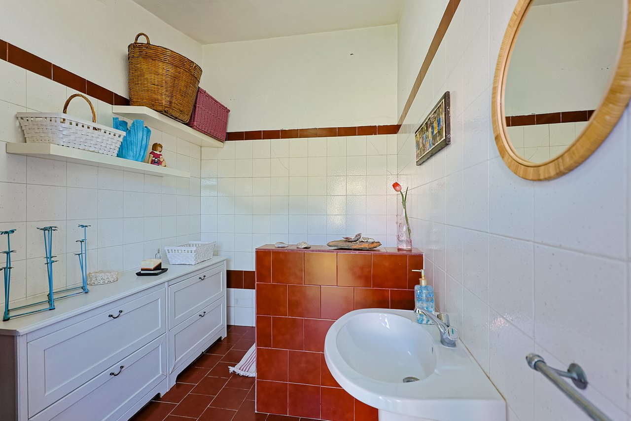 Exclusive 4,000 m² Estate in Azeitão with Tennis Court, Spa & Approved Development Project