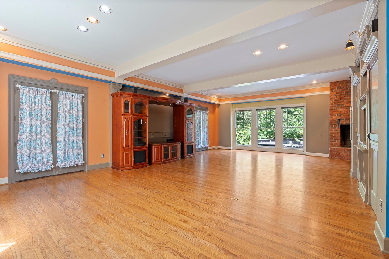 One-of-a-Kind Huntsville Retreat