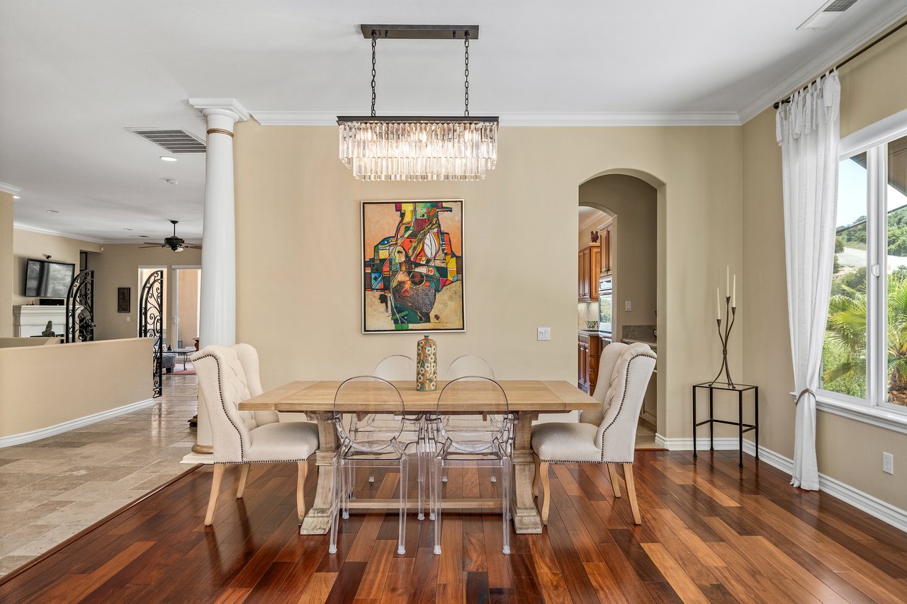 36505 Calle De Lobo