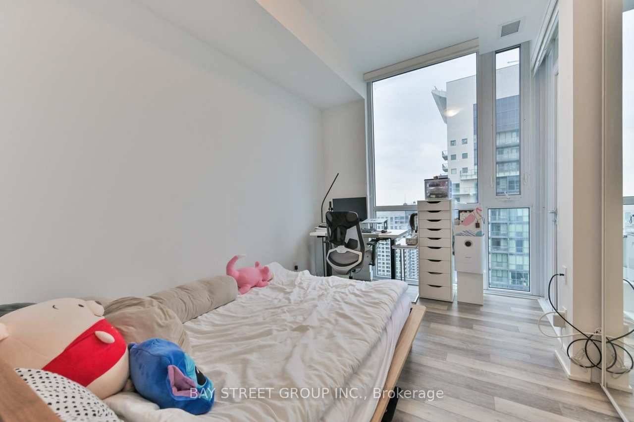 PENTHOUSE IN THE HEART OF NORTH YORK