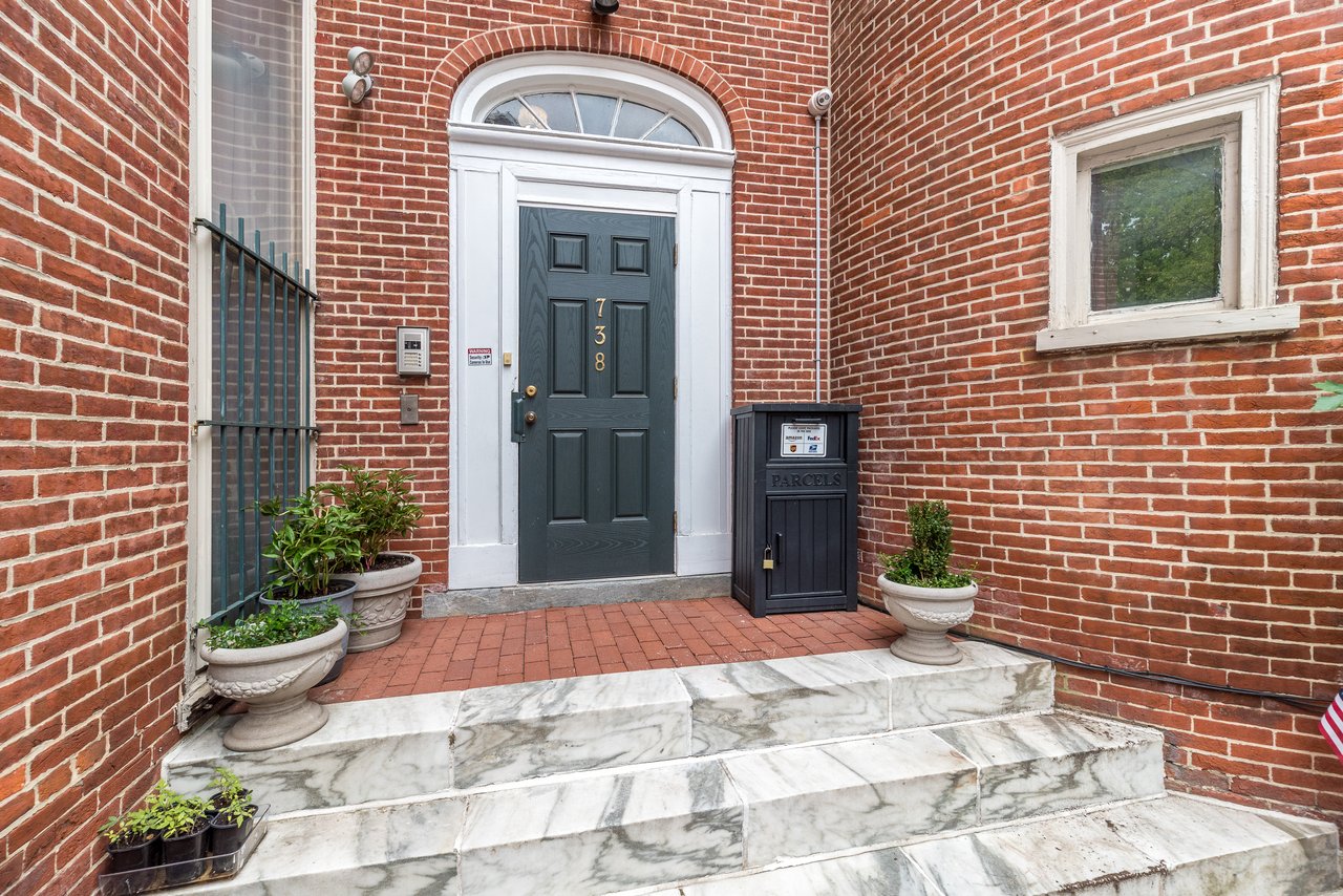 736-38 Pine St  Pending