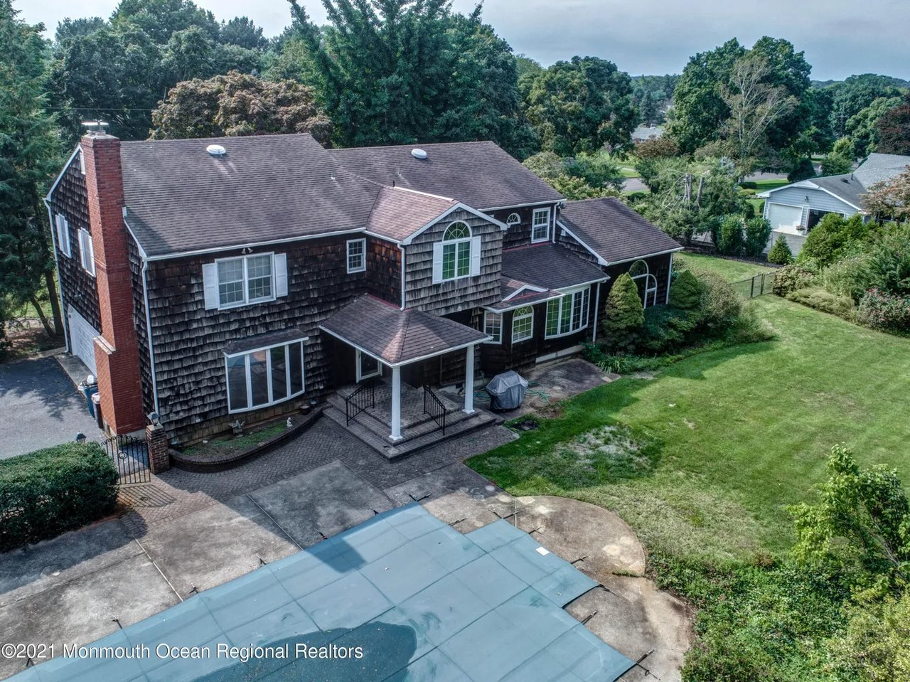 12 Millbrook Ln