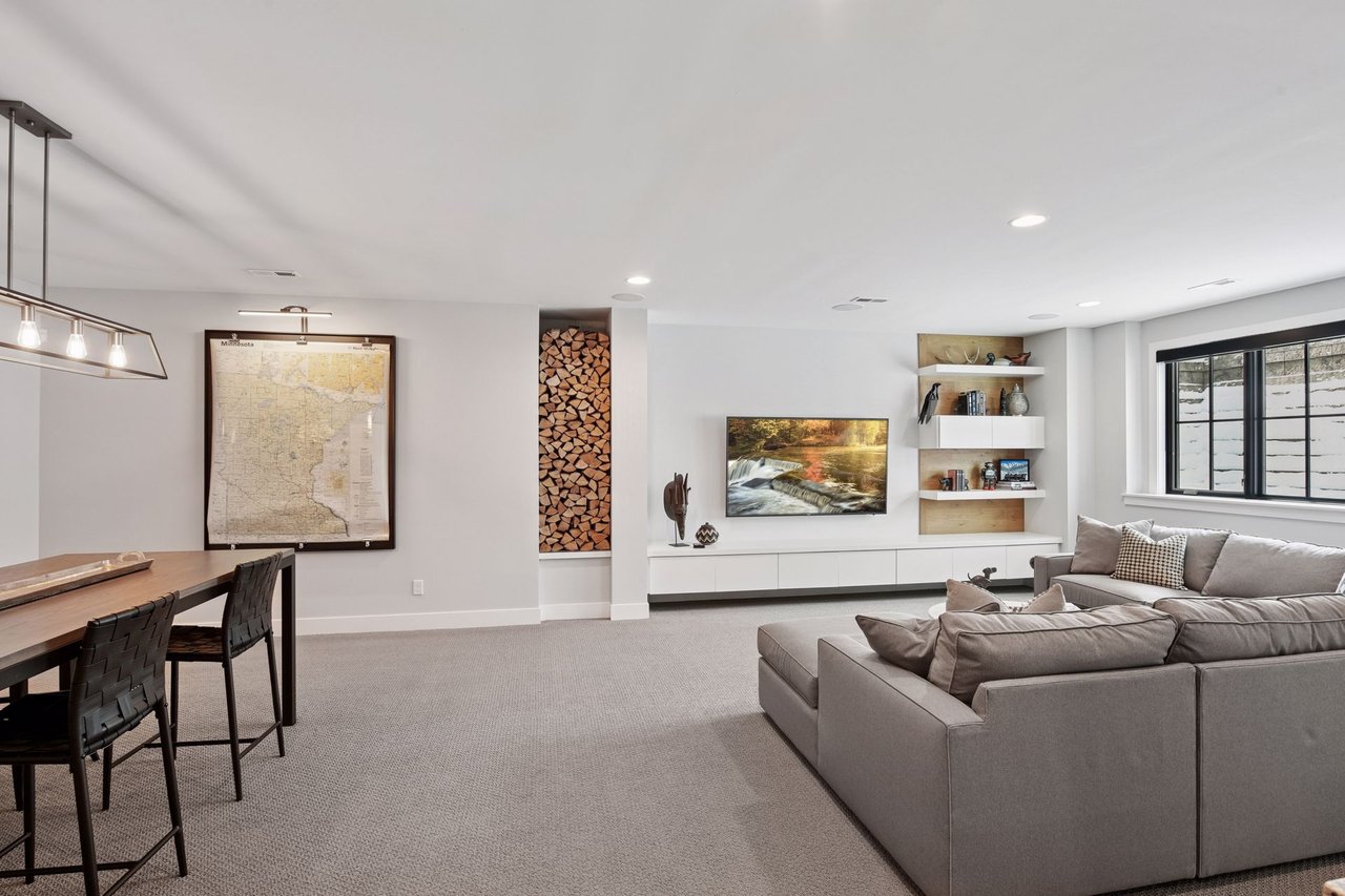 630 Gardner Street E, Wayzata