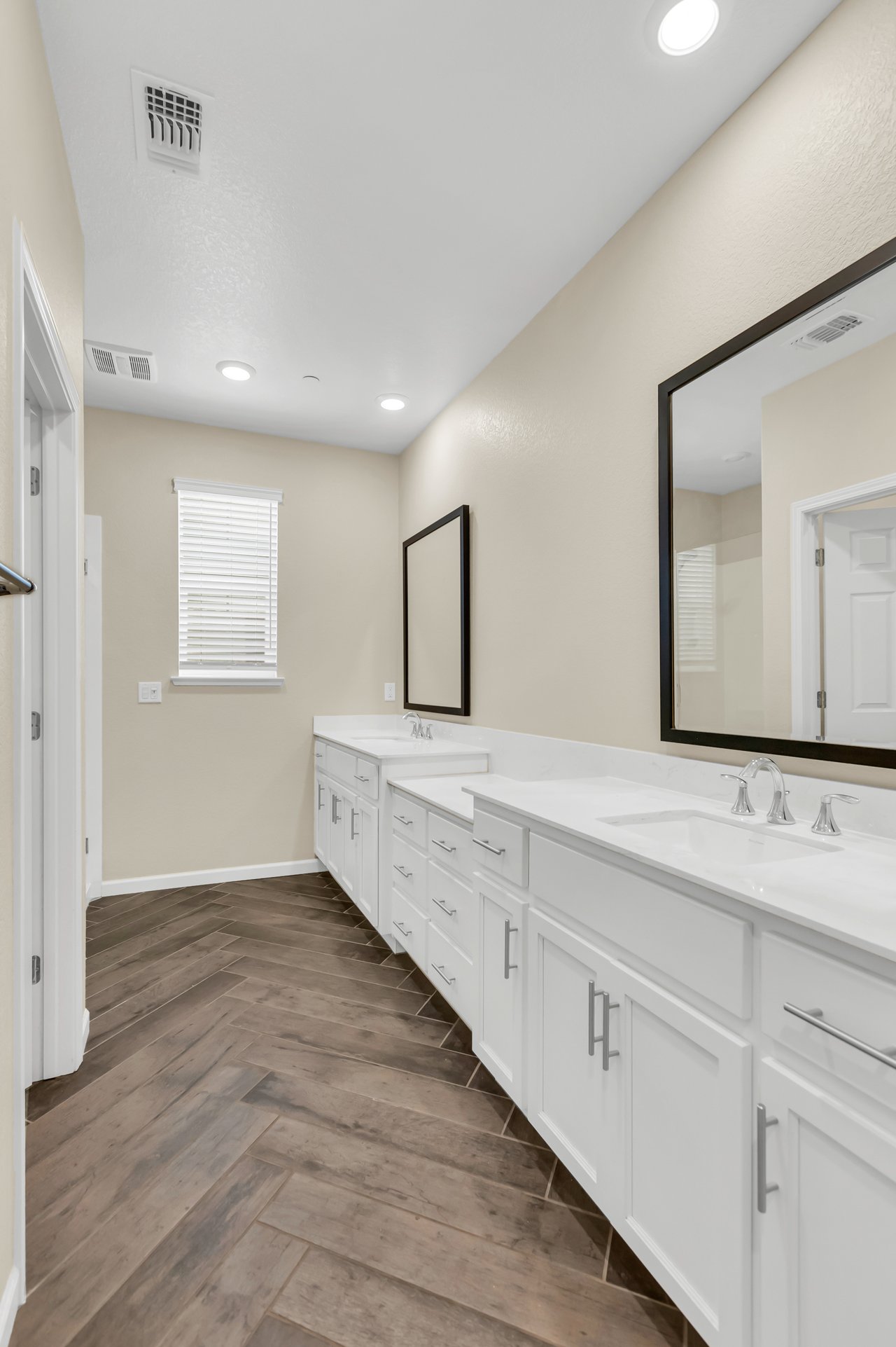 401 Confederation Court