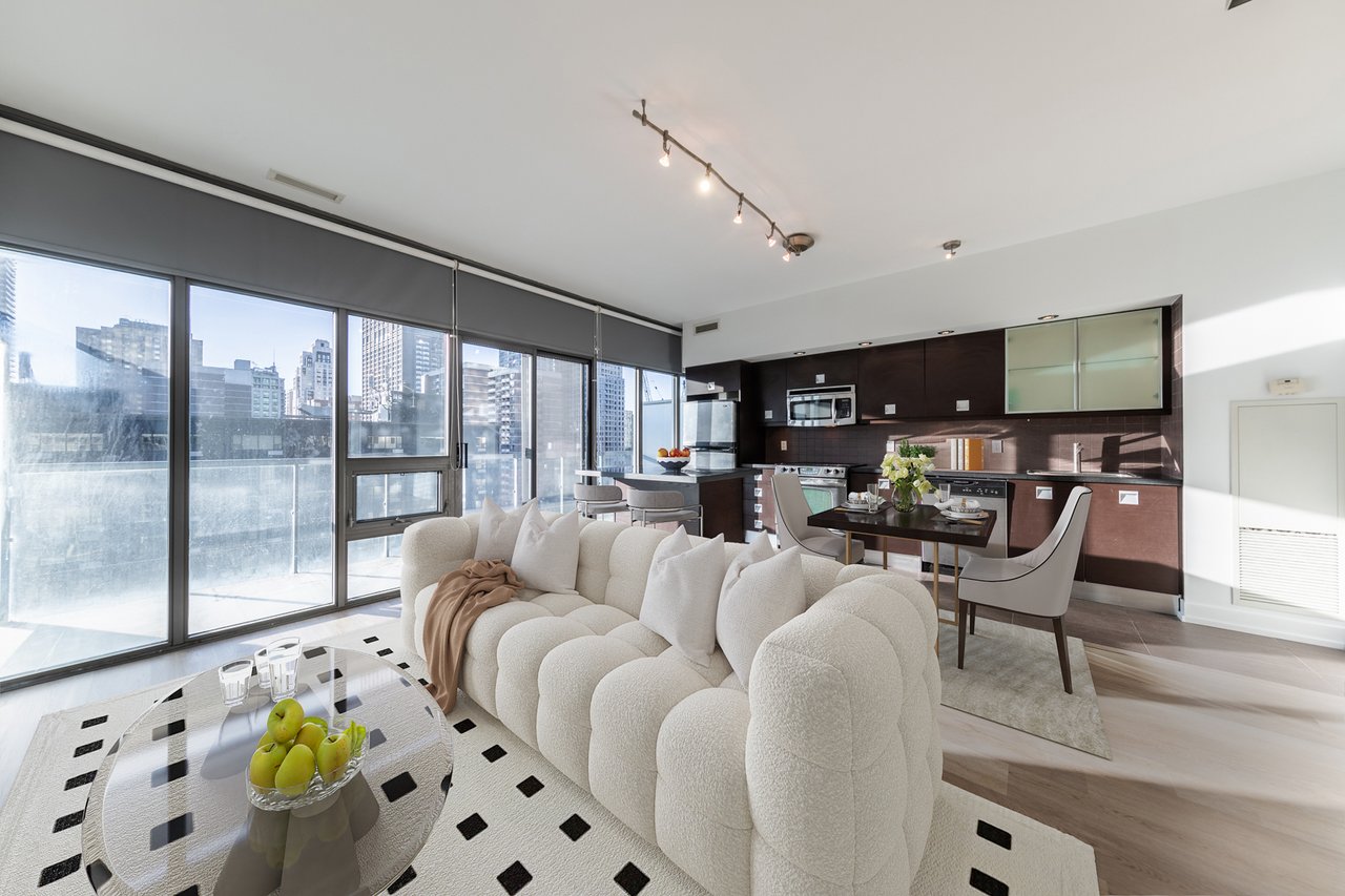 33 Charles Ave E Unit 1007