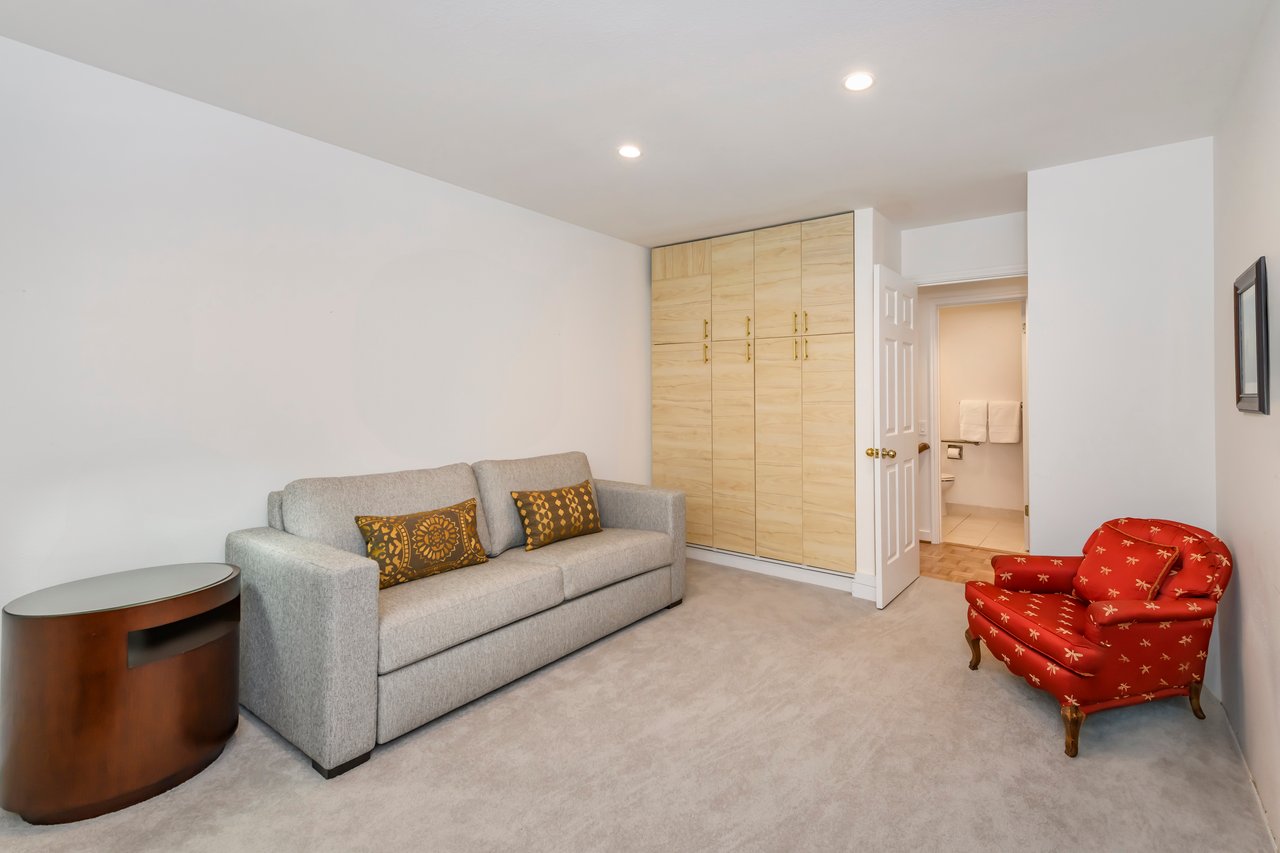 Contemporary Townhome Living at Its Finest