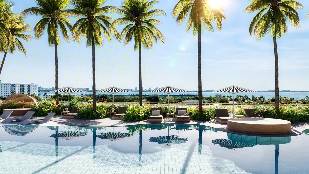 Continuum Club & Residences pool